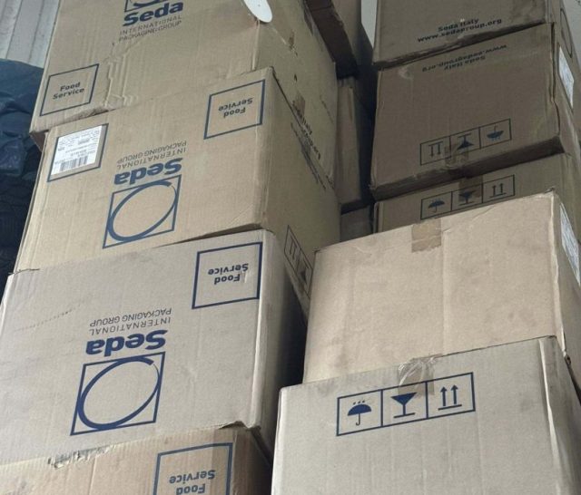 Стакани одноразові та кришки до них - 5 палет.