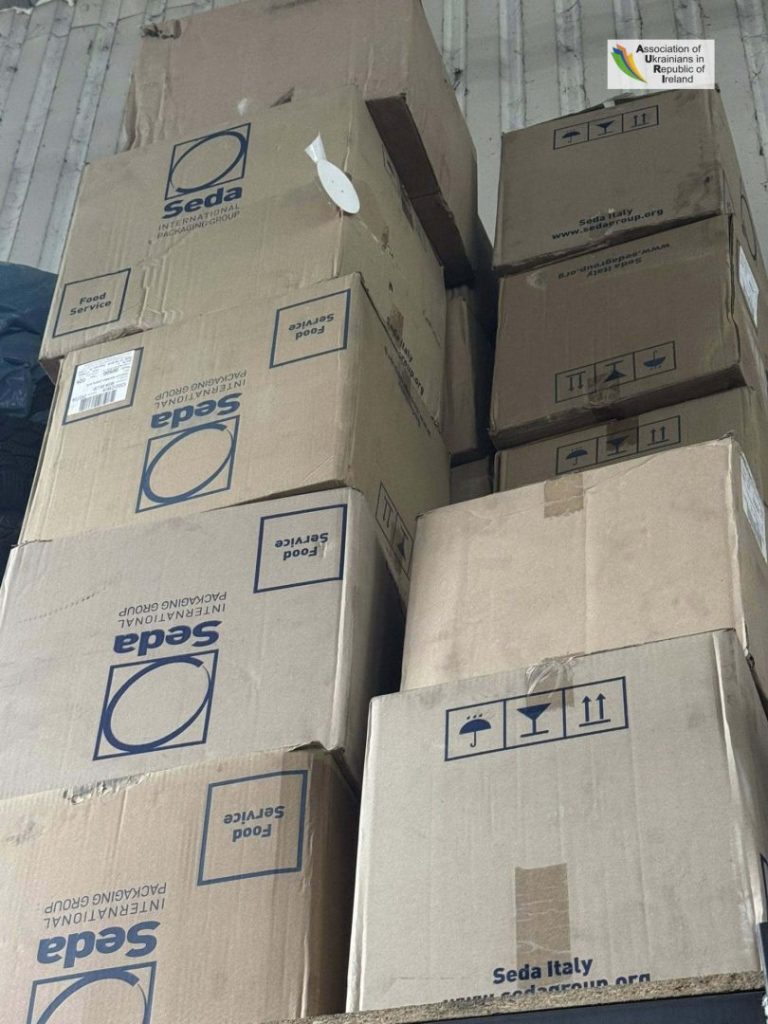 Стакани одноразові та кришки до них - 5 палет.